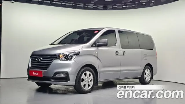 Hyundai Starex
