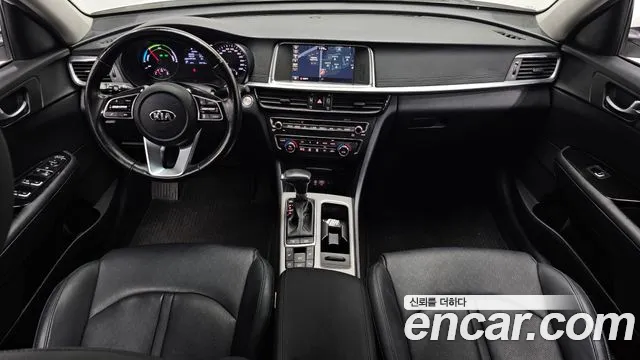 Kia K5 — интерьер
