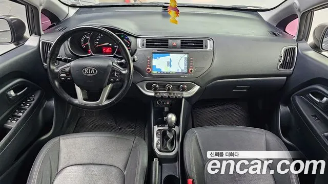 Kia Pride — интерьер