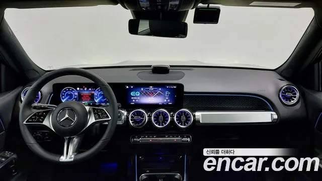 Mercedes-Benz EQB — интерьер