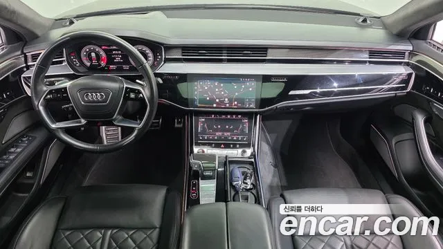 Audi S8 — интерьер