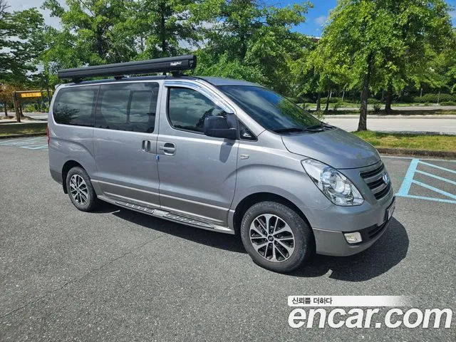 Hyundai Starex