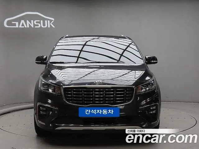 Kia Carnival — экстерьер