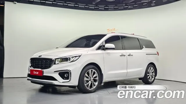 Kia Carnival — экстерьер