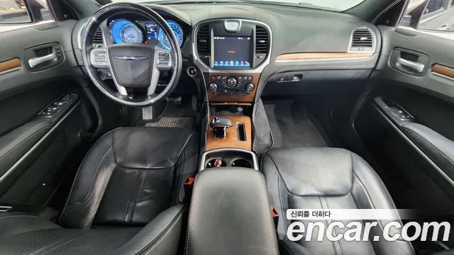 Chrysler 300C — интерьер