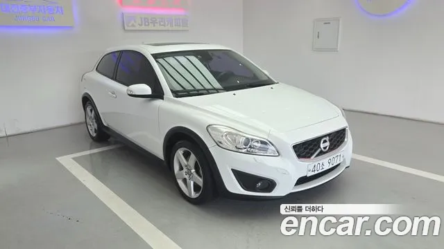 Volvo C30 — интерьер