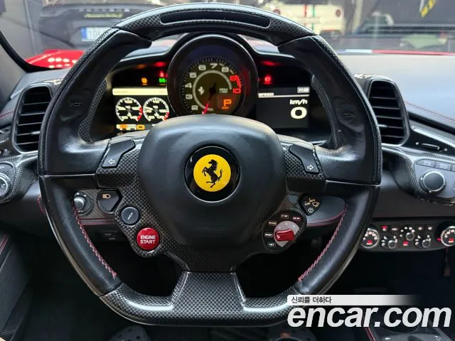 Ferrari 458 — интерьер