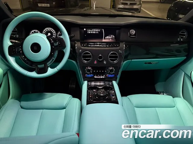 Rolls-Royce Cullinan — интерьер