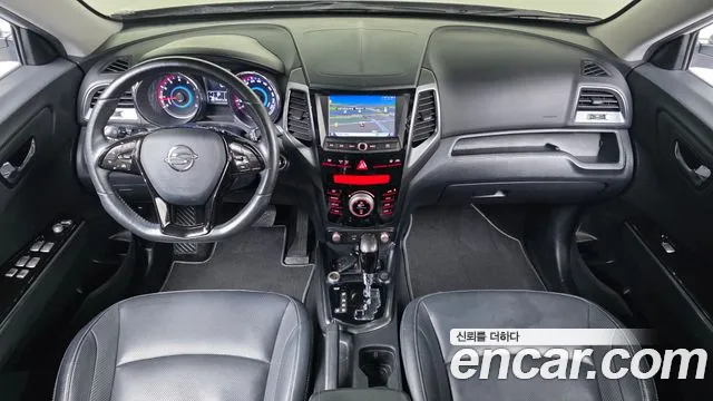 KG Mobility Tivoli — интерьер