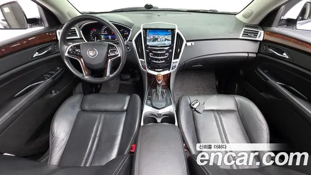 Cadillac SRX — интерьер