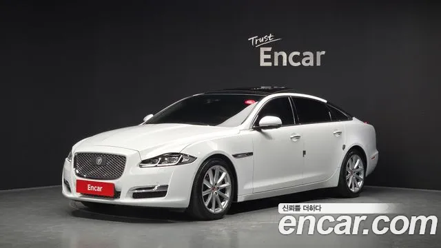 Jaguar XJ