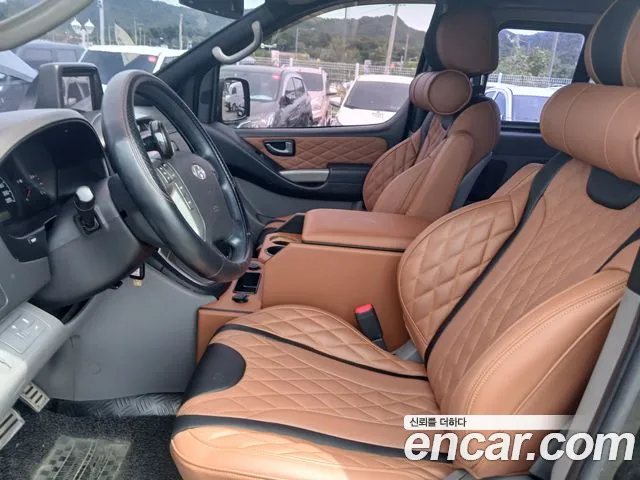 Hyundai Starex