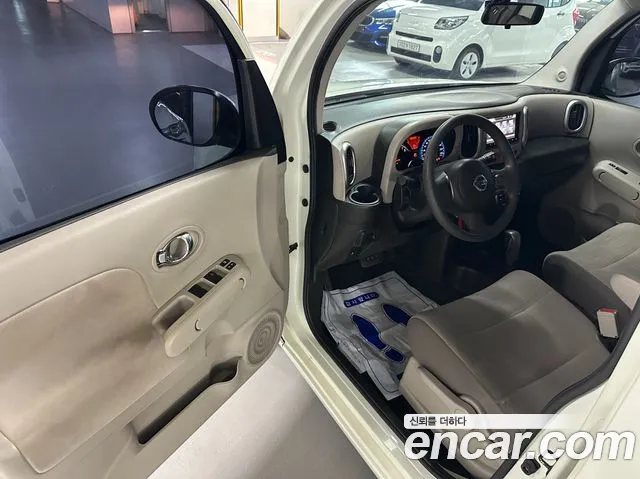 Nissan Cube — интерьер
