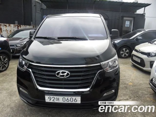 Hyundai Starex