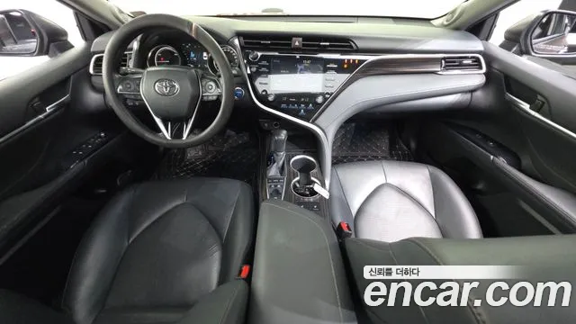 Toyota Camry — интерьер
