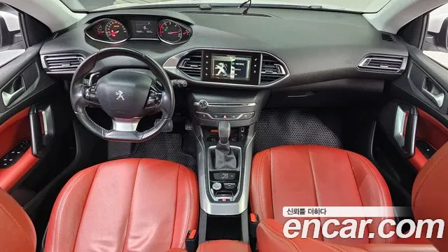 Peugeot 308 — интерьер