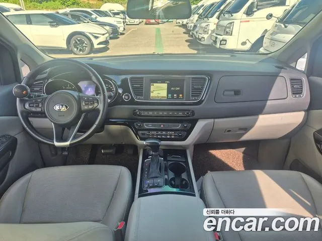 Kia Carnival — интерьер