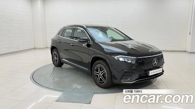 Mercedes-Benz EQA — интерьер