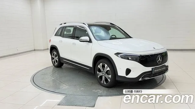Mercedes-Benz EQB — интерьер