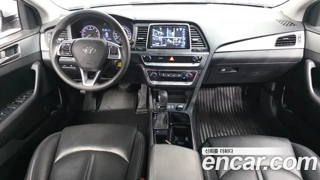 Hyundai Sonata — интерьер