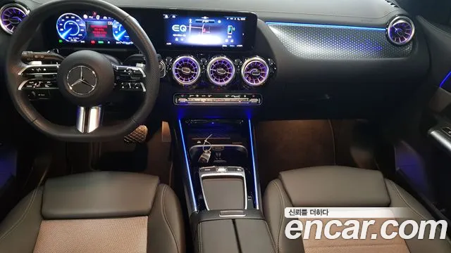 Mercedes-Benz EQA — интерьер