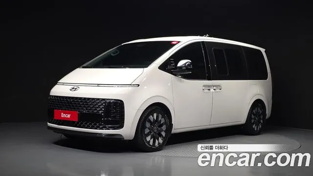 Hyundai Staria