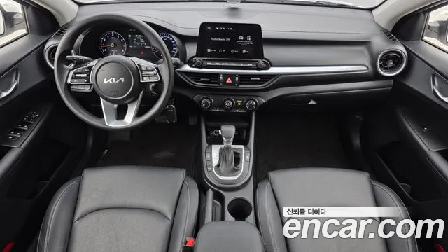 Kia K3 — интерьер