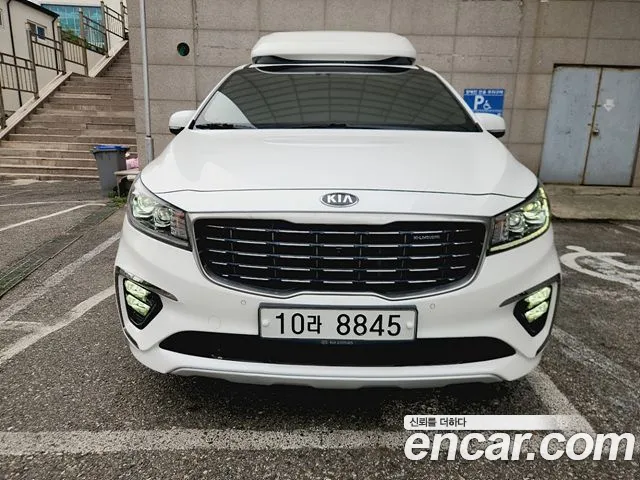 Kia Carnival — экстерьер