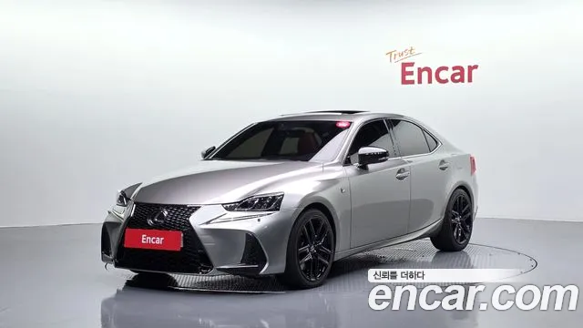 Lexus IS