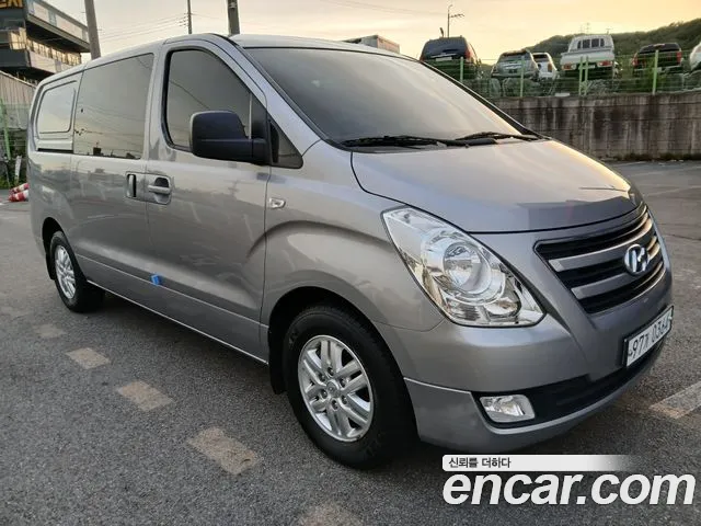 Hyundai Starex