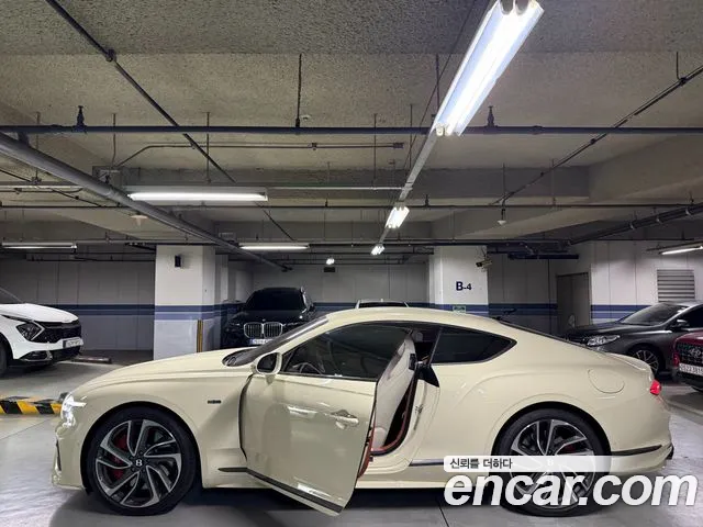 Bentley Continental — интерьер