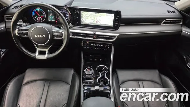 Kia K5 — интерьер