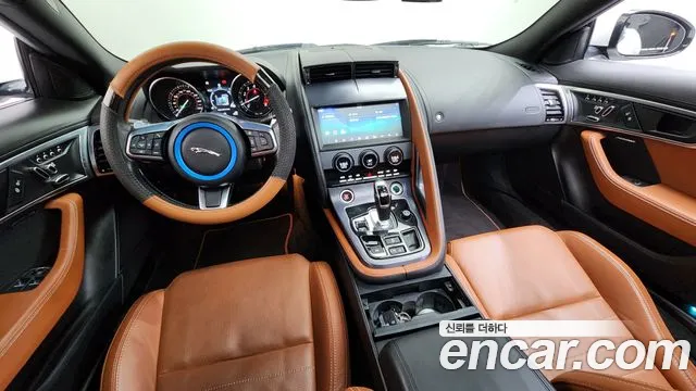 Jaguar F-Type — интерьер