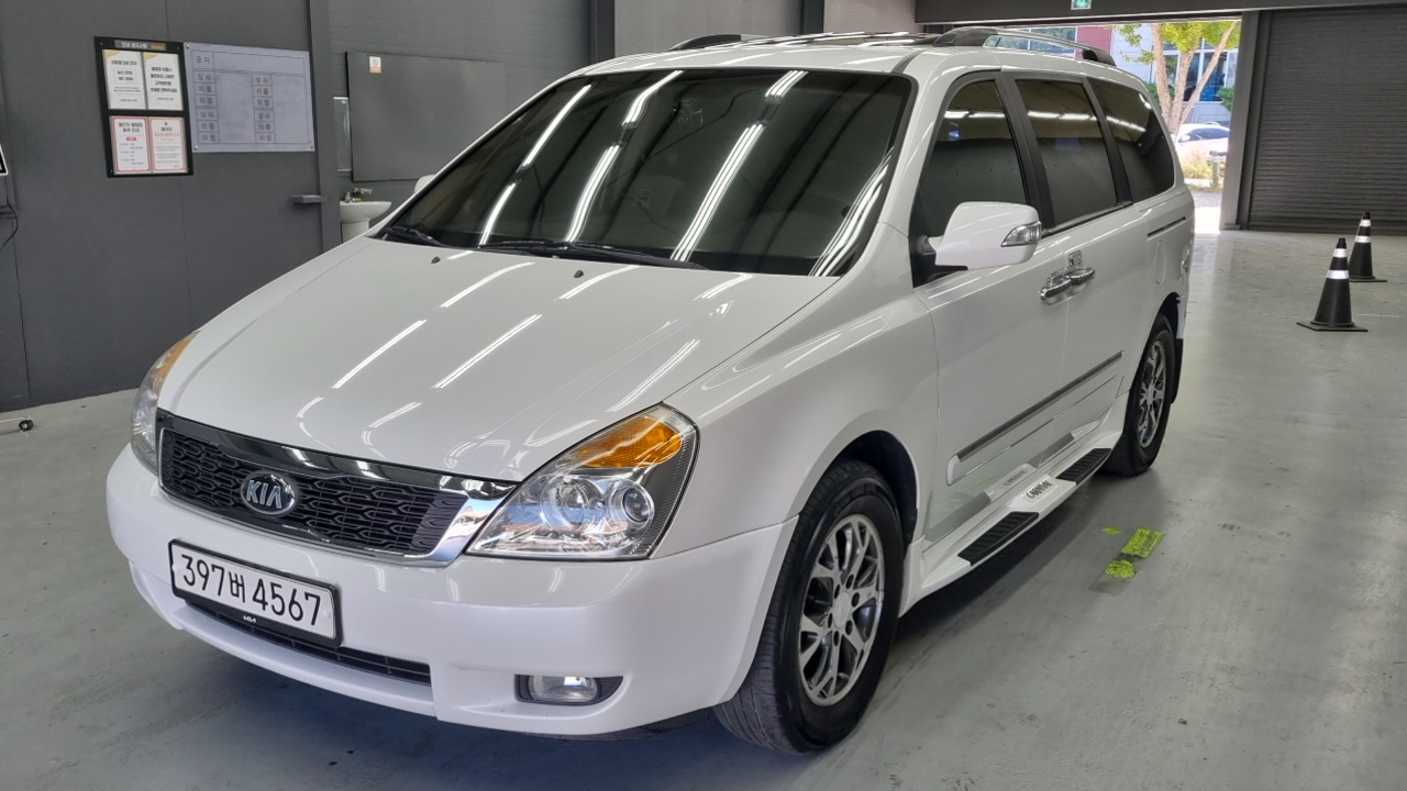 Kia Carnival — экстерьер