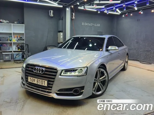Audi S8