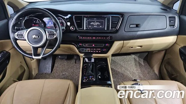 Kia Carnival — интерьер