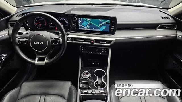 Kia K5 — интерьер