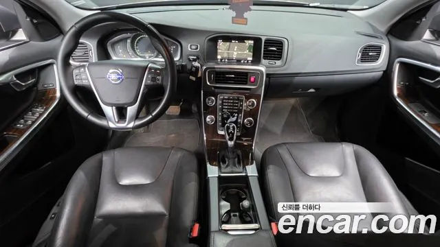 Volvo S60 — интерьер