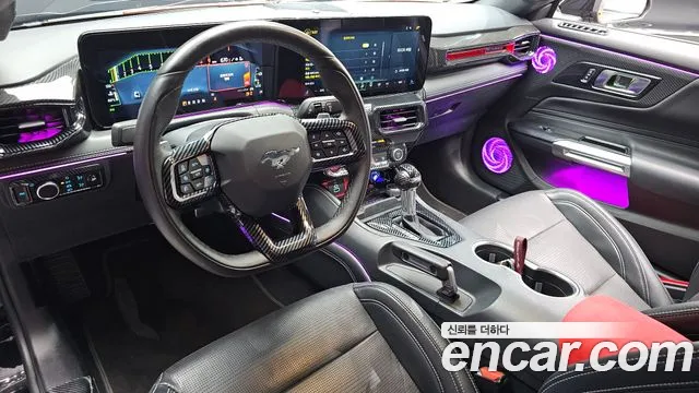 Ford Mustang — интерьер