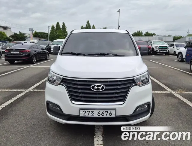 Hyundai Starex
