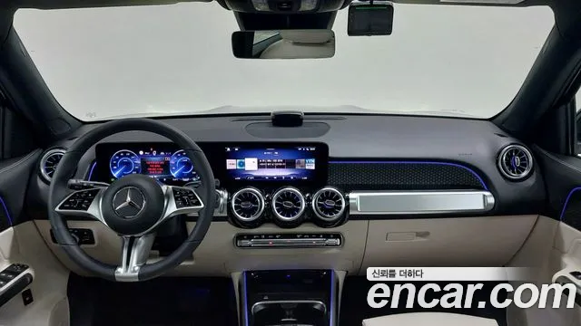 Mercedes-Benz EQB — интерьер