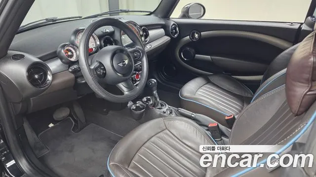 MINI Cooper Convertible — интерьер