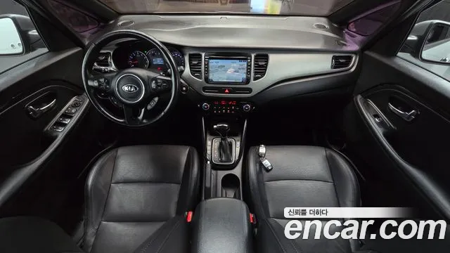 Kia Carens — интерьер