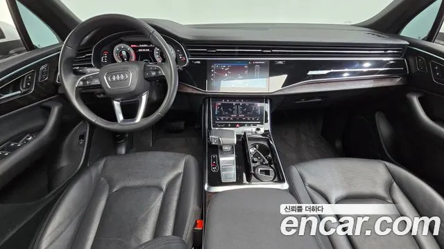 Audi Q7 — интерьер