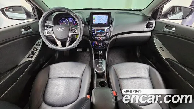 Hyundai Accent — интерьер