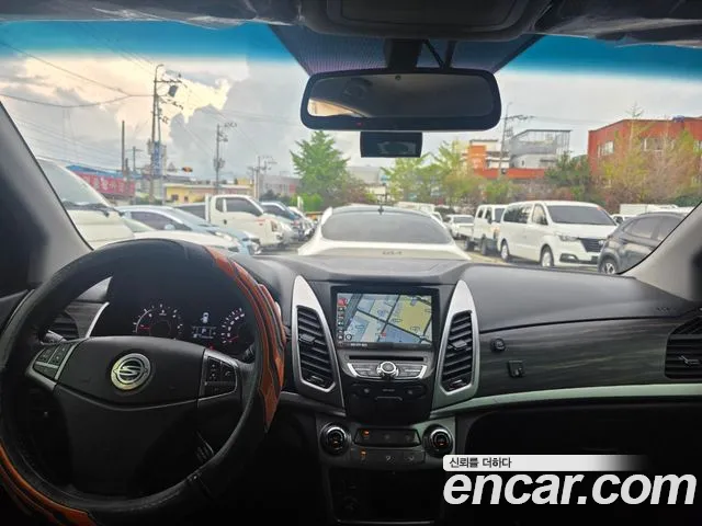 KG Mobility Korando — интерьер