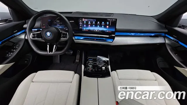 BMW i5 — интерьер
