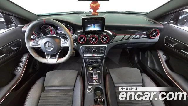 Mercedes-Benz GLA-класс — интерьер