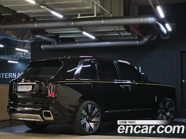 Rolls-Royce Cullinan — интерьер