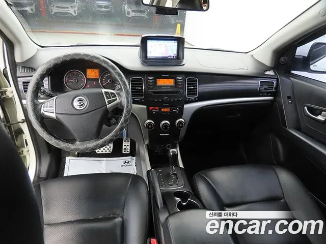 KG Mobility Korando — интерьер